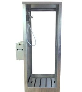 Douche portative en aluminium pour la décontamination des travailleurs exposés à l’amiante (34 x 30 x 83 pouces).