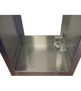 Douche portative en aluminium pour la décontamination des travailleurs exposés à l’amiante (34 x 30 x 83 pouces).
