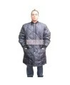 Manteau matelassé long pour travail en réfrigérateur, avec 2 poches avant et fermeture à boutons-pression.