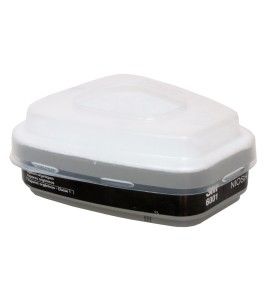 Filtre N95 fait pour le dispositif de retenu 501 de 3M qui se rattache à une cartouche série 6000. Vendu à la paire. 10/boite.