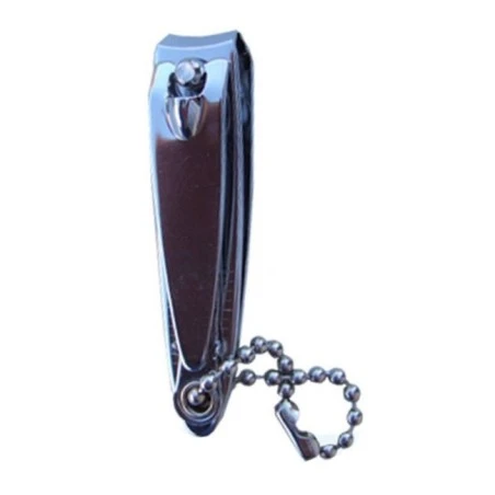 Nail clippers, 2 1/2 in (6.4 cm).