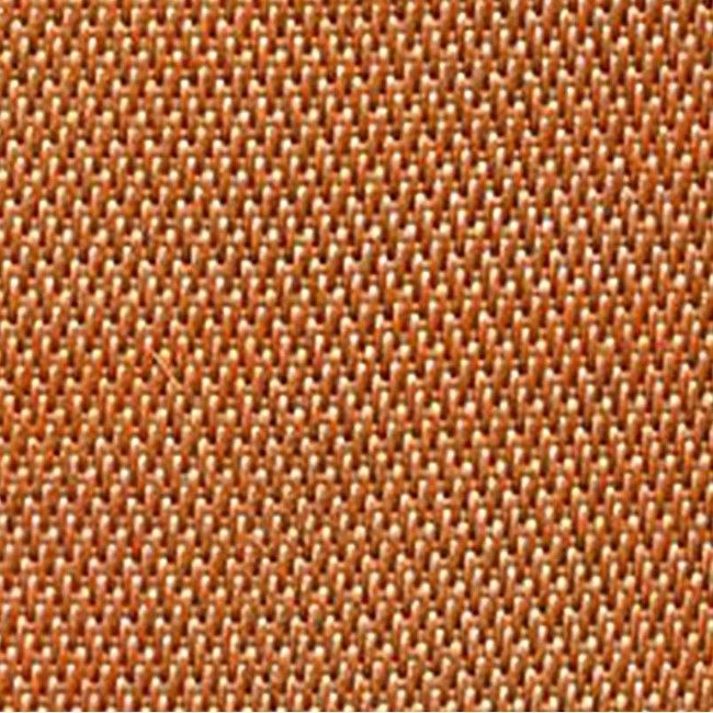 Ago-Sil, vendu au pied carré, un tissu résistant à l’abrasion, très malléable et peu poussiéreux à l’usage.