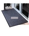 Carpette d'entrée de marque Chevron, 5/16 po en polypropylène gris foncé.