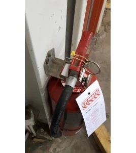 Crochet mural pour extincteurs à poudre chimique ou à CO2 Pyrene, 10 lbs