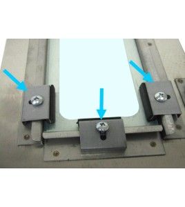 Ensemble de 8 attaches pour les panneaux en acrylique des cabinets encastrés pour extincteurs ou boyaux d'incendie.