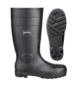 Bottes imperméables faites de PVC noir, la  tige (hauteur) de la botte est de 16 po (41 cm).