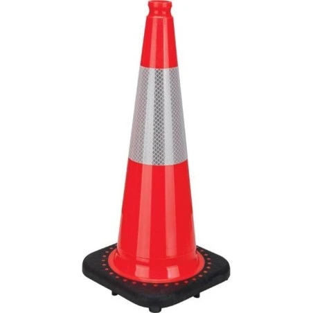 Cône de signalisation orange 28 pouces avec bande réfléchissante de 4 pouces. Fabriquées à 100 % de PVC, pèse 7.5 lbs  