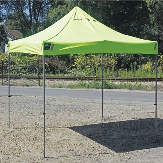 Tente de qualité industrielle pour protéger du soleil et de la pluie. Dimension: 3 m X 3 m (10 pi X 10 pi). Tente de qualité industrielle pour protéger du soleil et de la pluie. Dimension: 3 m X 3 m (10 pi X 10 pi).