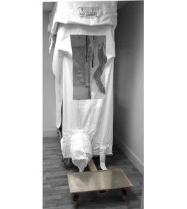 Caster carriage ideal to ease the moving along of a negative pressure vacuum (air scrubber) linked to a containment cube