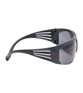 Lunette de sécurité SecureFit SF602FGAF pour protection oculaire de 3M. Lentille grise antibuée avec monture grise et rouge