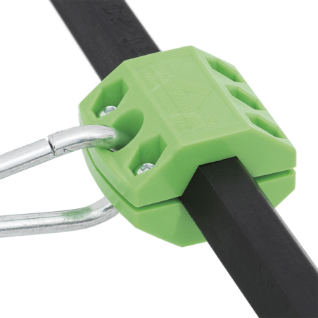 Retaining block for round tools ranging from ½