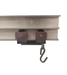 Super roulettes rivetées en nylon sur un cadre double en acier muni d'un crochet en S.