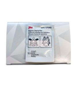 Alcohol-free cleaning wipe for protective masks, 100 units by box.