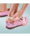 Pansement Nexcare MHWH-06-CA appliqué sur un talon dans une espadrille