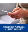 Main avec pansement Nexcare CS203-CA utilisant un téléphone, conception perméable à l'air et moulante